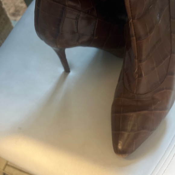 Ralph Lauren Jennison II Embossed Croc Leather Knee-High Boots. Size 8. - Picture 7 of 12
